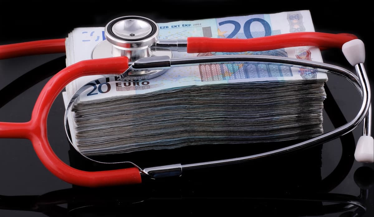 Medical Cost Personal Datasets Dataset on Opendatabay data marketplace 