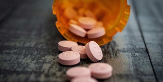 FDA Product Tracking and Submission History Dataset on Opendatabay data marketplace