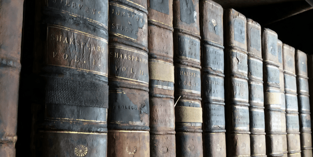 William Shakespeare's Play Script Dataset Dataset on Opendatabay data marketplace