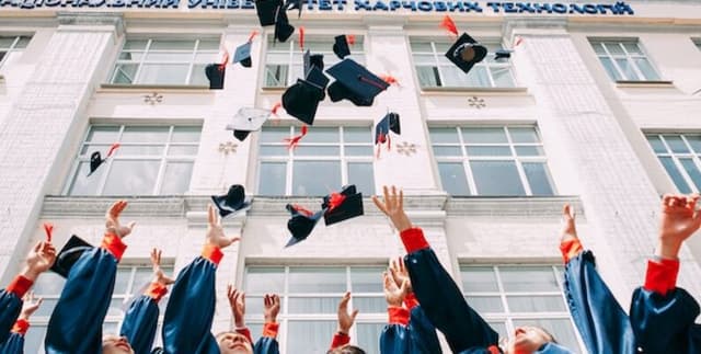 USA Wages by Education and Demographics Dataset on Opendatabay data marketplace