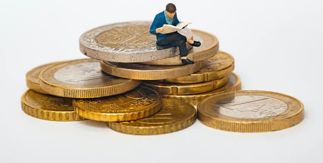 Billionaires Ranking by Country and Industry Dataset on Opendatabay data marketplace