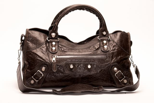 Luxury Accessories, Leather & Handbags Dataset Dataset on Opendatabay data marketplace