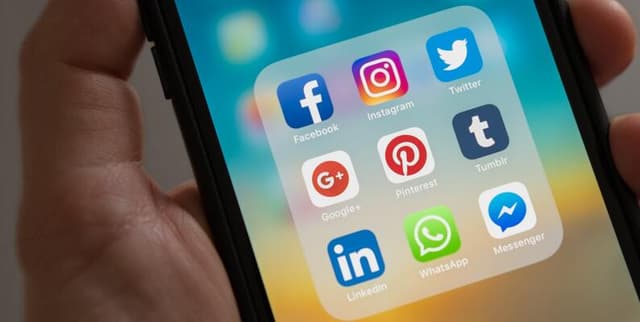 Daily Social Media & Tech Stock Performance Dataset on Opendatabay data marketplace
